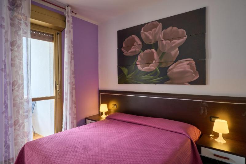 Double Room with Balcony image 2