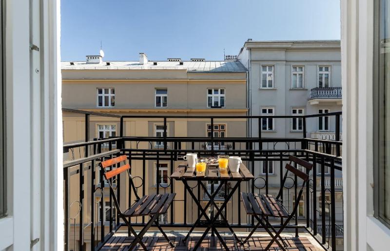 Lwowska 9 - Intimate & Comfortable Studio by Noclegi Renters - image 9