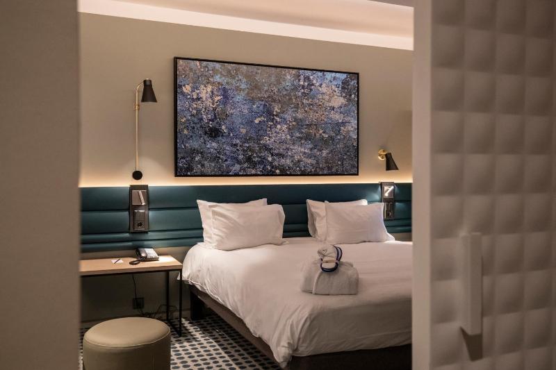 Executive Suite image 3