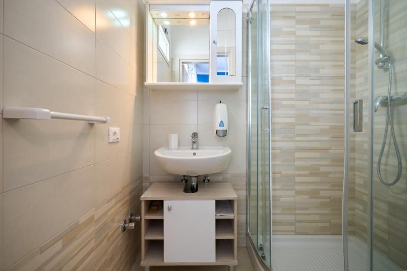 Double Room image 2