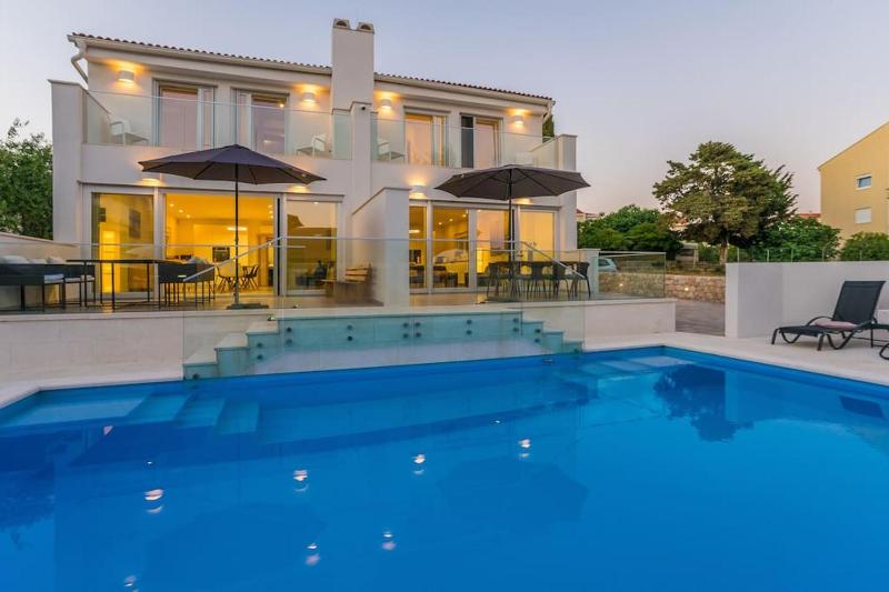Villa Soleil blanc luxury villa with private pool - image 16