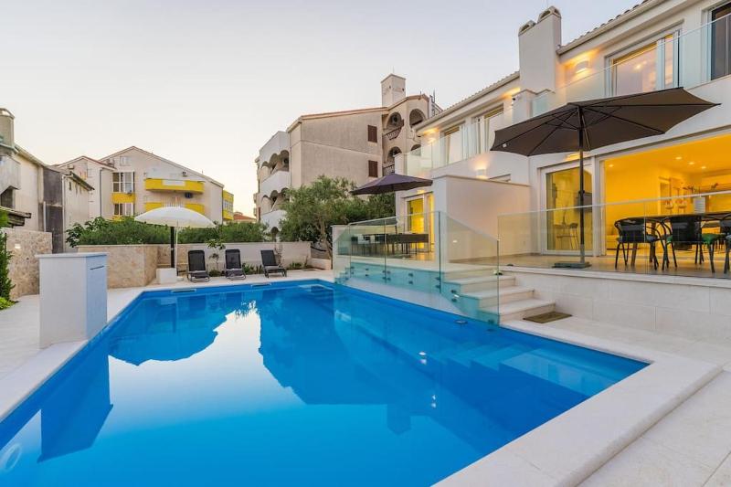 Villa Soleil blanc luxury villa with private pool - image 33