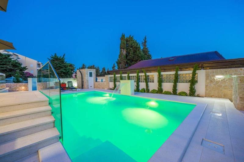 Villa Soleil blanc luxury villa with private pool - image 15