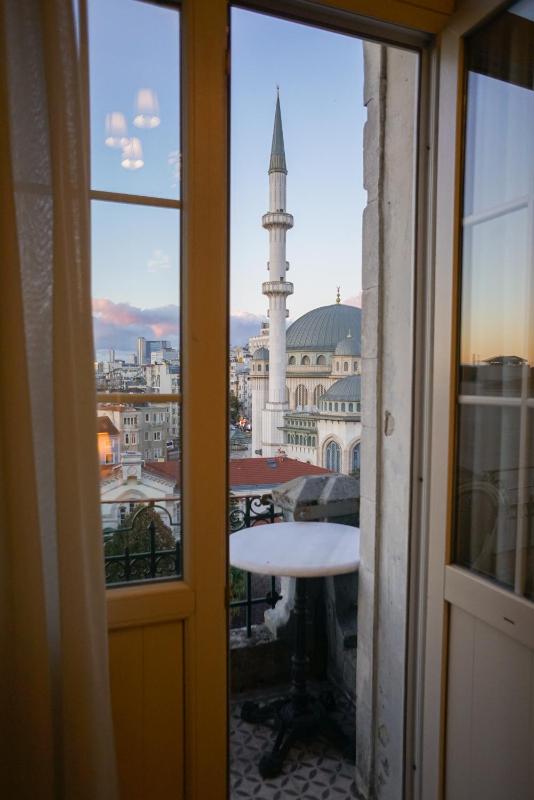 Deluxe Double Room with Balcony - Annex image 2