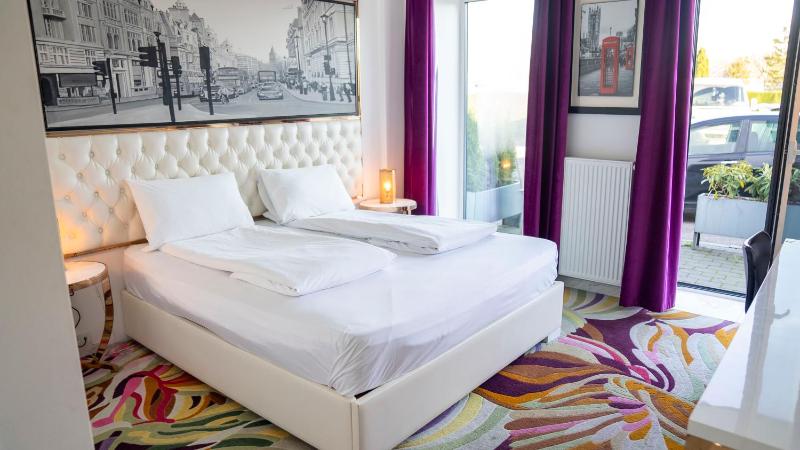 Double Room with Terrace image 1