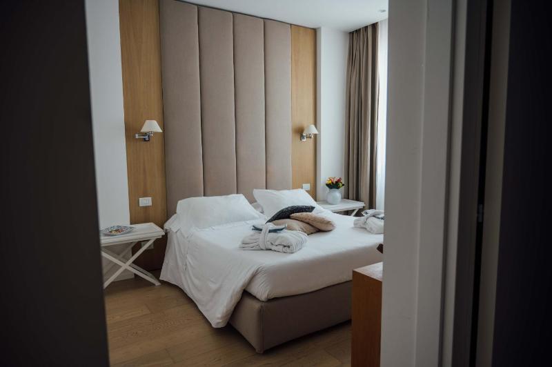 Double Room image 1