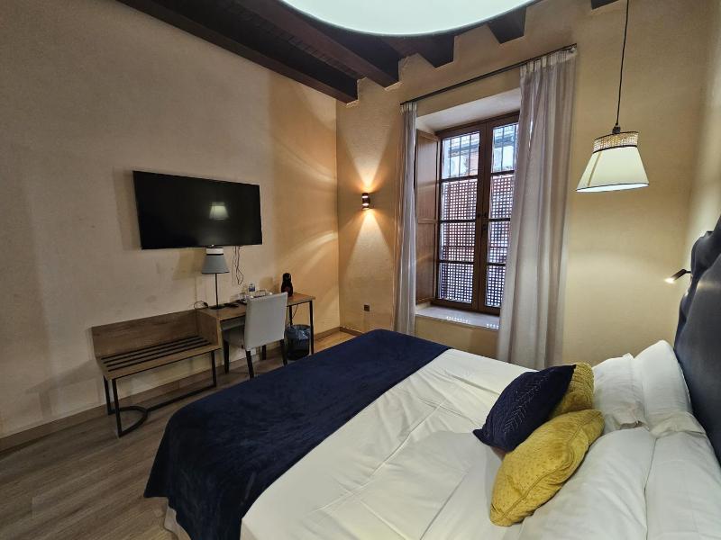 Deluxe Double Room - Ground floor image 2