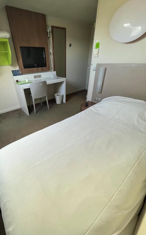 One Single Bed - Room Next Generation image 1