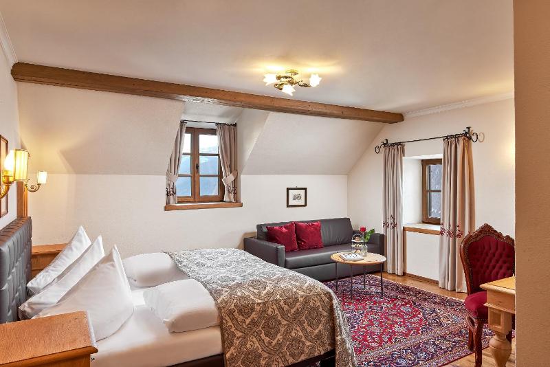 Deluxe Double Room image 4