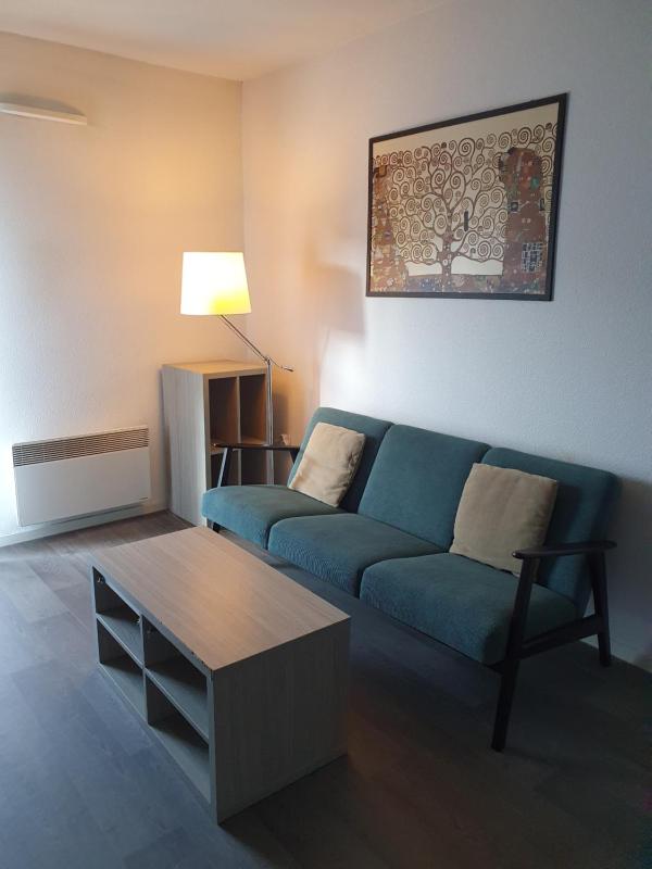 One-Bedroom Apartment image 2