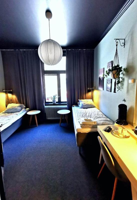 Double Room image 2