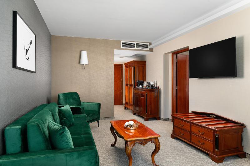 Deluxe Room image 1
