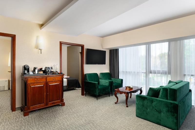 Executive Suite image 1