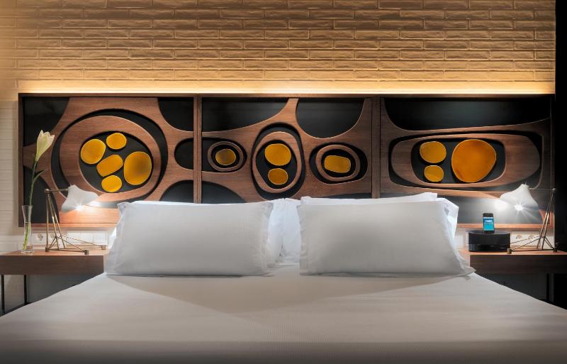 Classic Double Room image 3