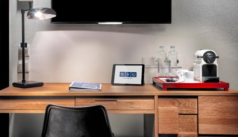 Double or Twin Room with Balcony image 2