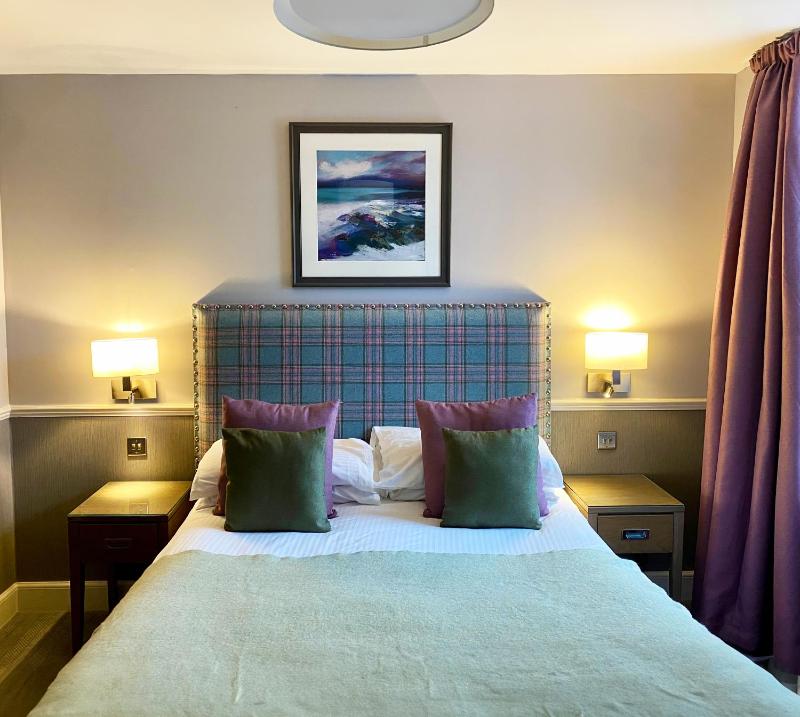 Classic Double Room image 3