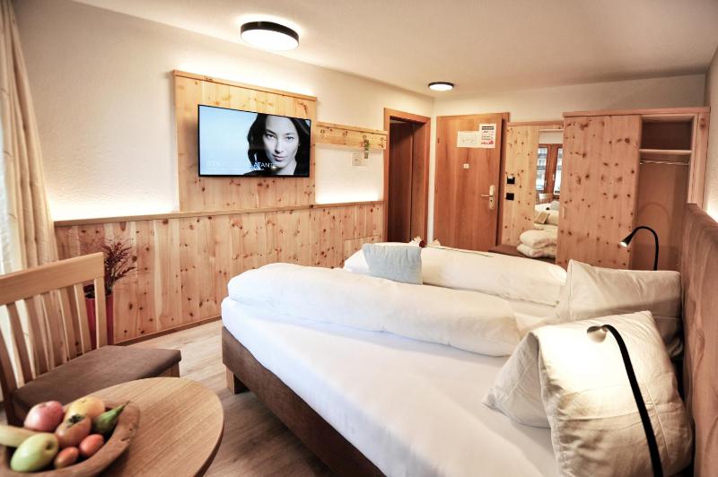 Standard Double Room with Balcony image 1