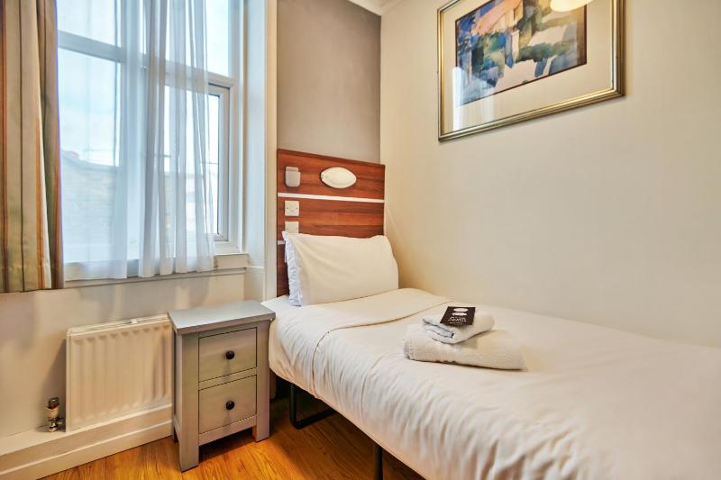 Single Room image 4
