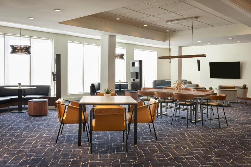 Courtyard by Marriott Ottawa Downtown - image 5