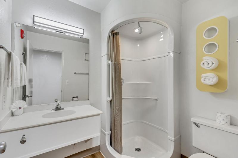 Double Room - Non-Smoking  image 2