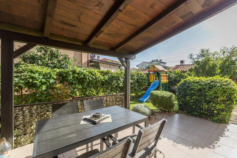 One-Bedroom Apartment with Terrace image 2