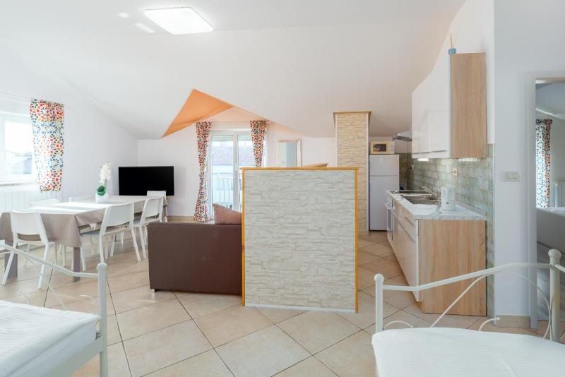 One-Bedroom Apartment image 3