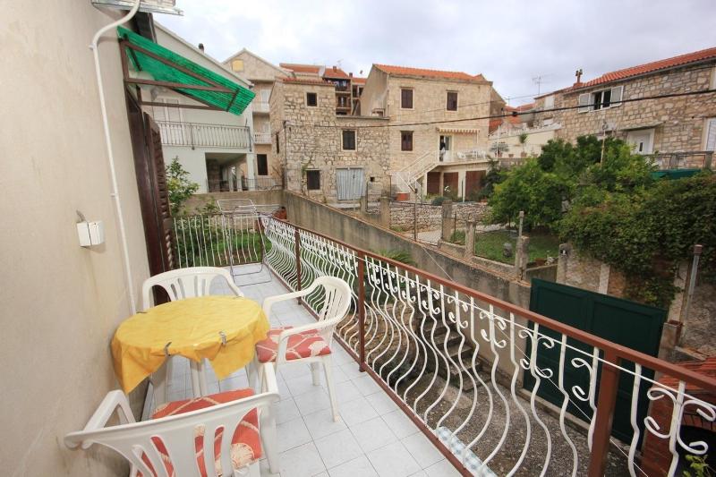 One-Bedroom Apartment with Balcony image 4