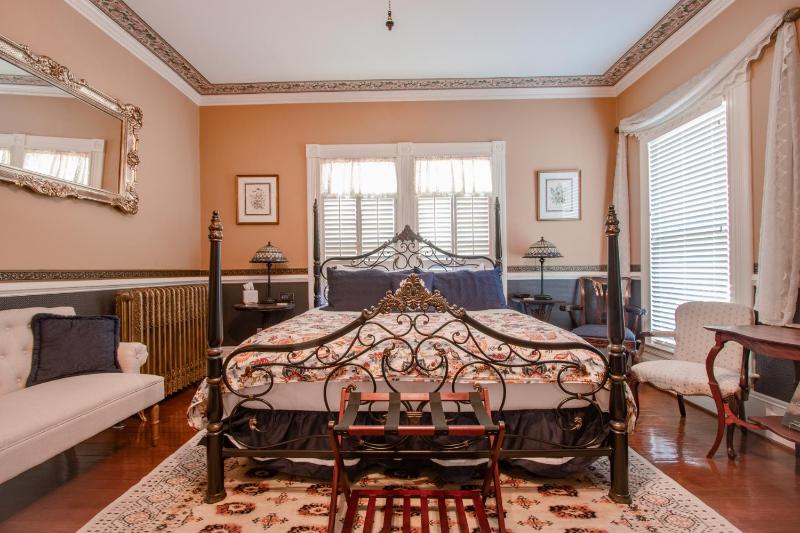 King Suite image 2
