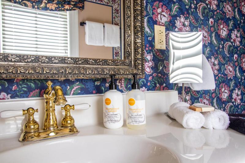 Deluxe Junior Suite image 3