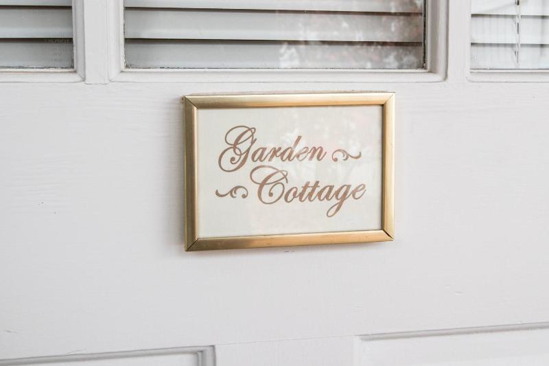 Cottage with Garden View image 4