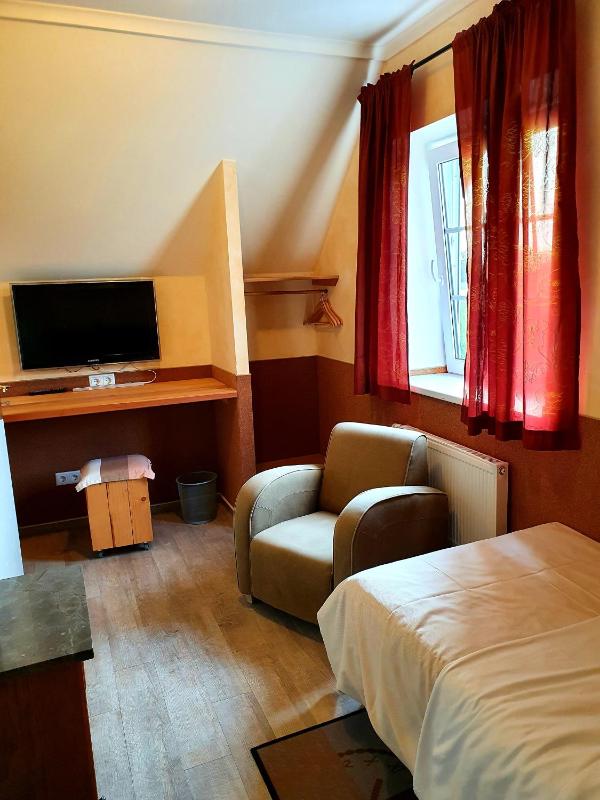Single Room image 3