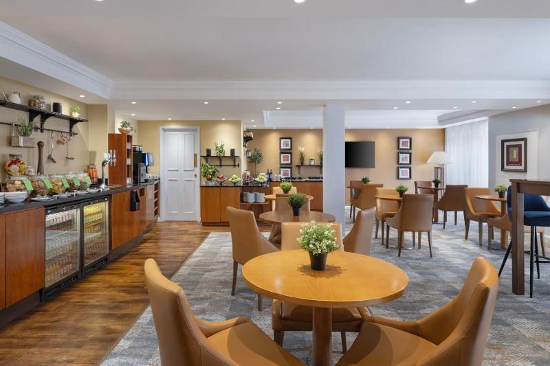 Junior Suite - Executive Lounge Access image 3