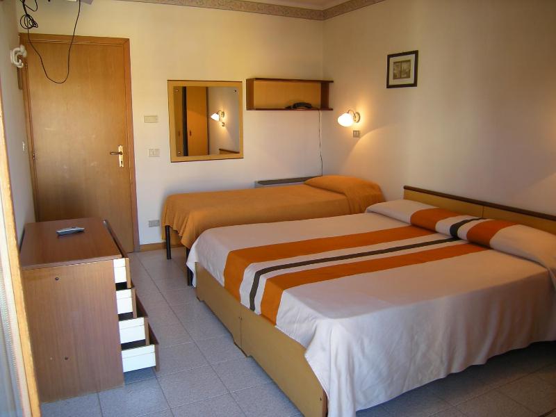 Triple Room image 4