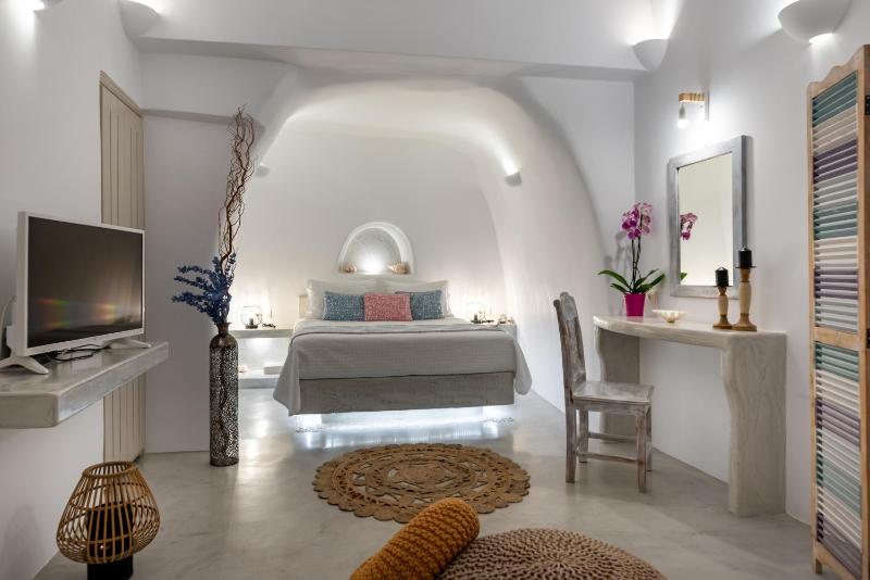 Kima Oia Suites - image 16