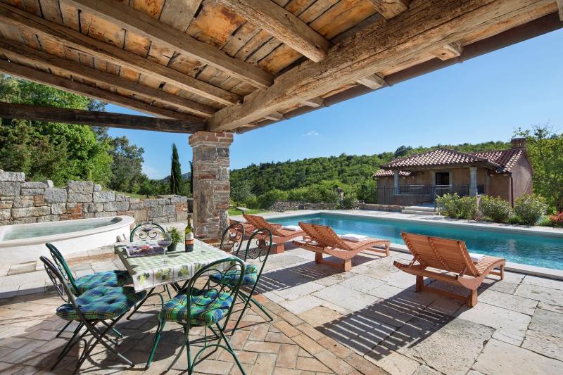 Villa Malini with Pool Sauna and Fenced Garden - image 30