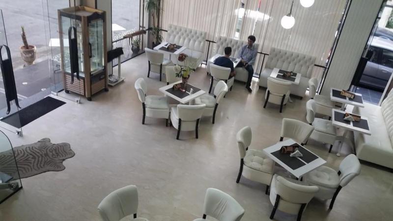 Elegant 2BR Private Terrace AC Fast WiFi & Parking Maarif - image 5