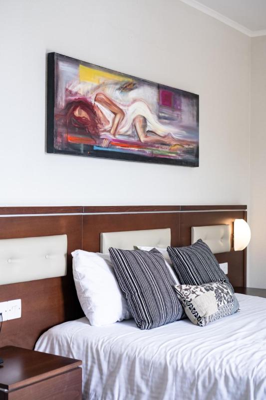 Livadhiotis City Hotel - image 3
