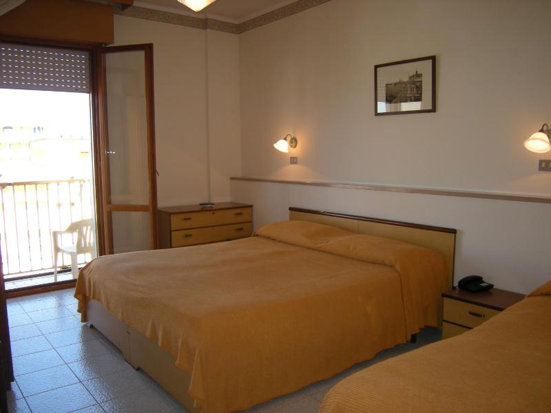 Triple Room image 3