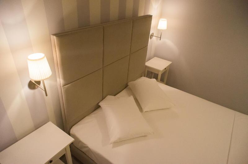 Deluxe Triple Room with Sea View image 1