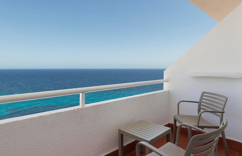 Classic Standard Room with Sea View image 3