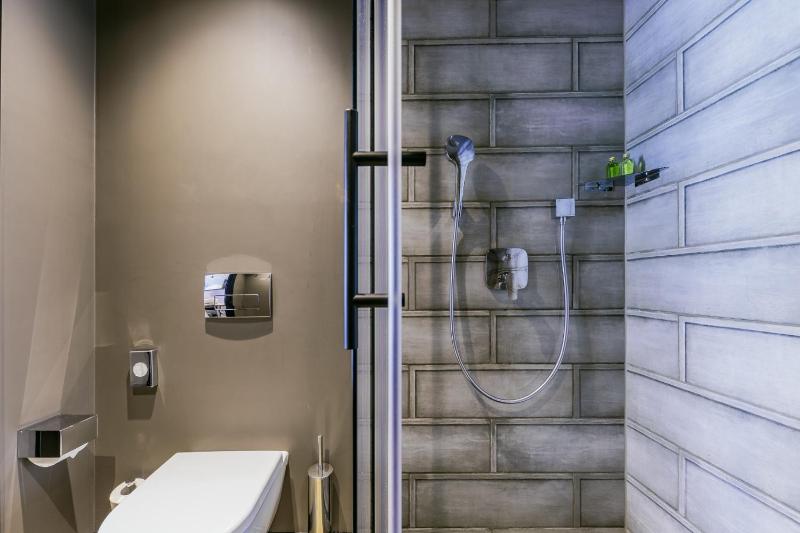 Deluxe Premium Double or Twin image 3