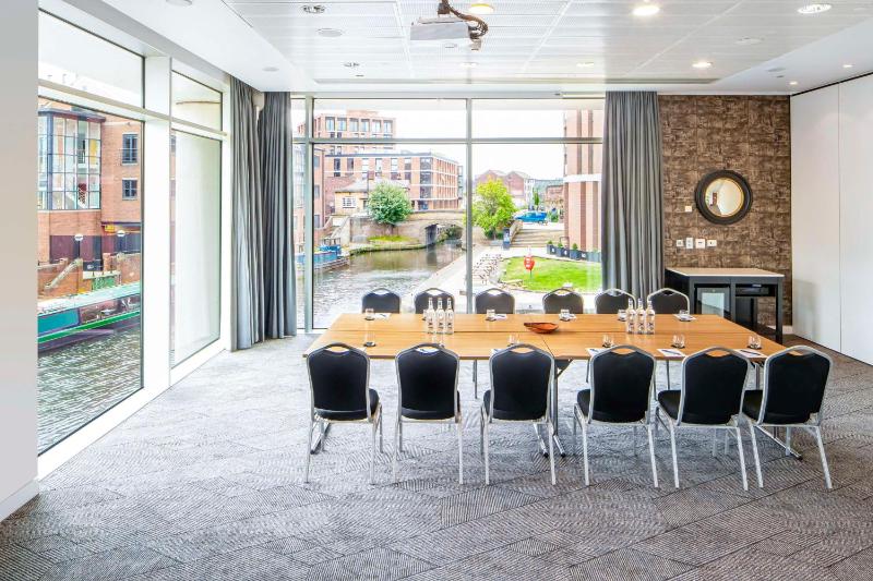 DoubleTree By Hilton Leeds City Centre - image 31