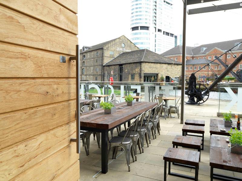 DoubleTree By Hilton Leeds City Centre - image 32