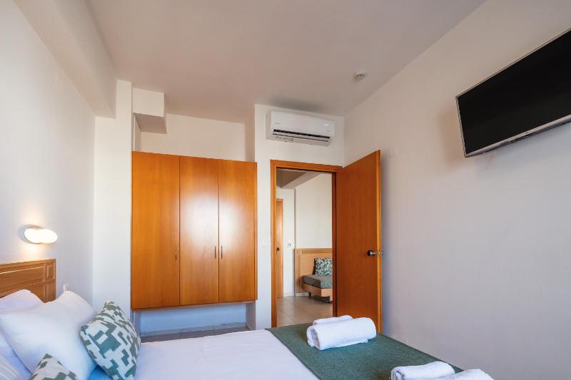 Comfort Apartment - Garden Level image 1