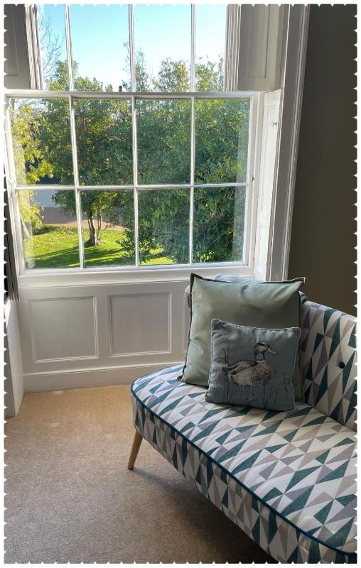 King Room with Garden View and private external bathroom  image 4