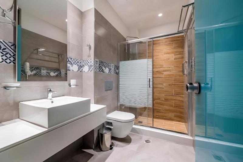 Junior Suite image 2