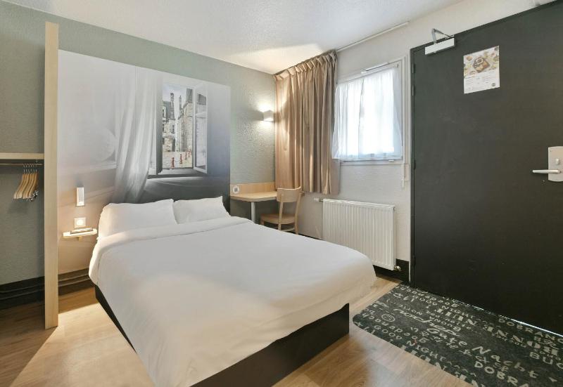 Double Room image 1