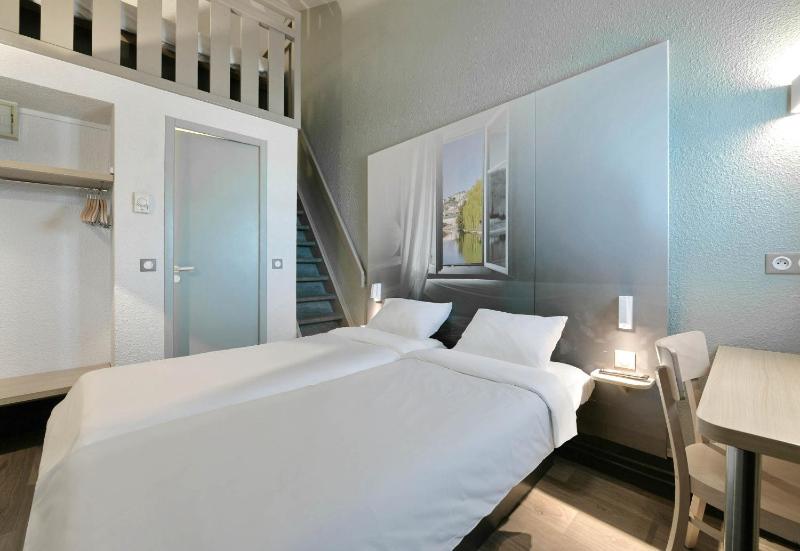 Classic Quadruple Room image 1
