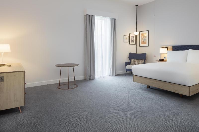 Queen Room - Mobility Access image 2