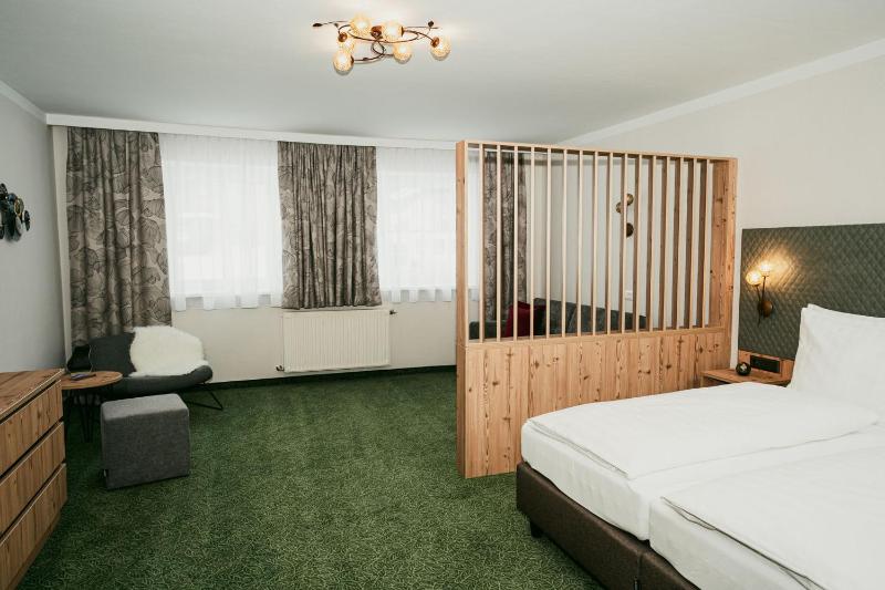 Superior Double Room image 3